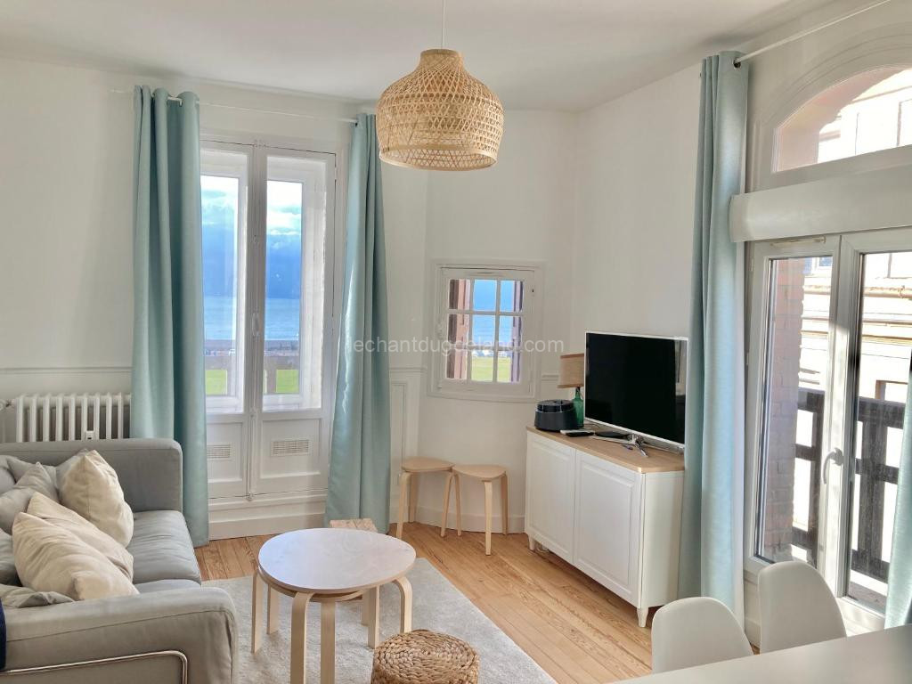 Photo de Bel appartement vue mer centre-ville, face plage