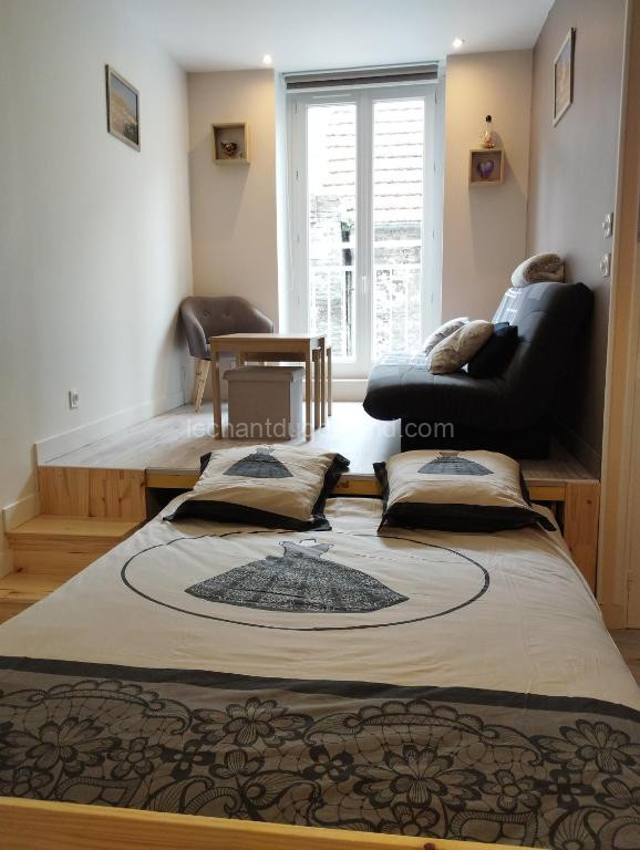 Photo de House of twenty, calme,rue piétonne, proche de la mer, wifi gratuit