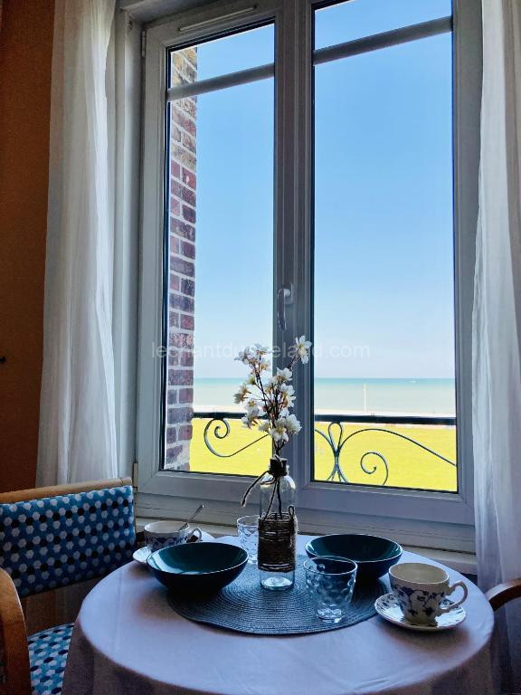 Photo de Les Pieds dans l'eau appartement vue mer