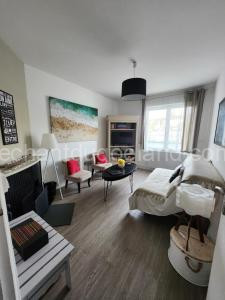Appartement Quai Ouest, vue entrée port, Stationnement gratuit, Lits faits pour votre arrivée, serviettes de toilettes fournies à Dieppe