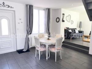 Villa la Vie, Maison entière pour 4 personnes, avec extérieur, Tout inclus, ménage, linge, wifi à Dieppe